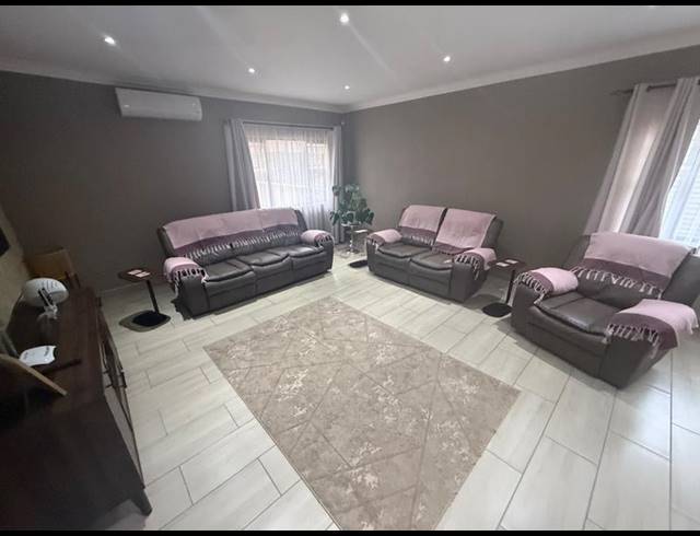 3 BEDROOM HOUSE FOR SALE IN VANDERBIJLPARK SW 1